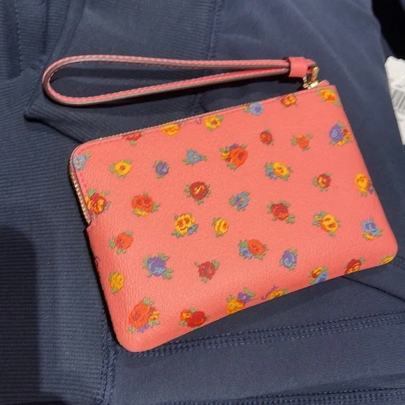 Coach Corner Zip Wristlet With Mini Vintage Rose Print Pink Lemonade Multi - Picture 5 of 16